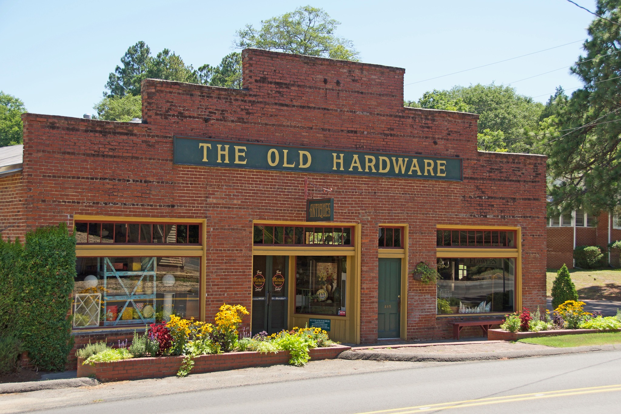 The Old Hardware Antiques Home Of Golf