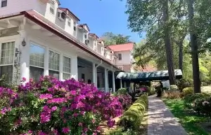 Pinecrest Inn